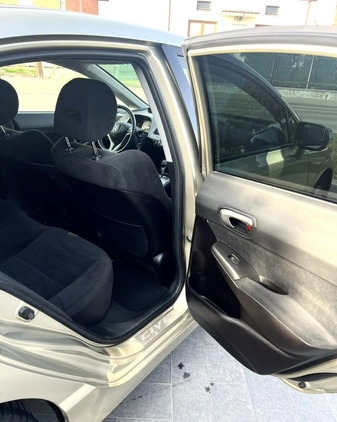 Honda Civic cena 26900 przebieg: 147500, rok produkcji 2008 z Łaskarzew małe 106
